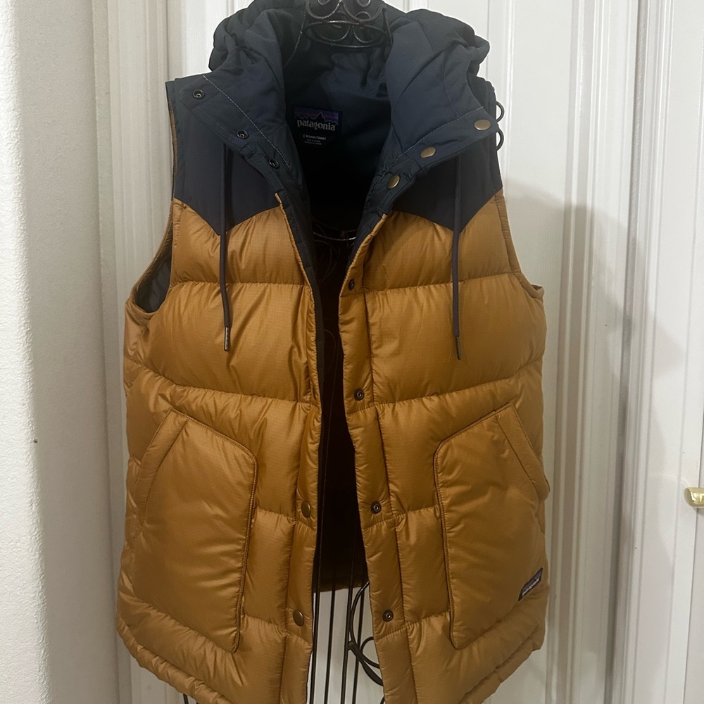 Patagonia Tan and Gray Quilted Vest